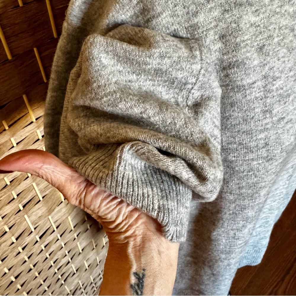 βοΈ NWOT soft heather grey H&M v neck sweater XXL - Picture 4 of 13